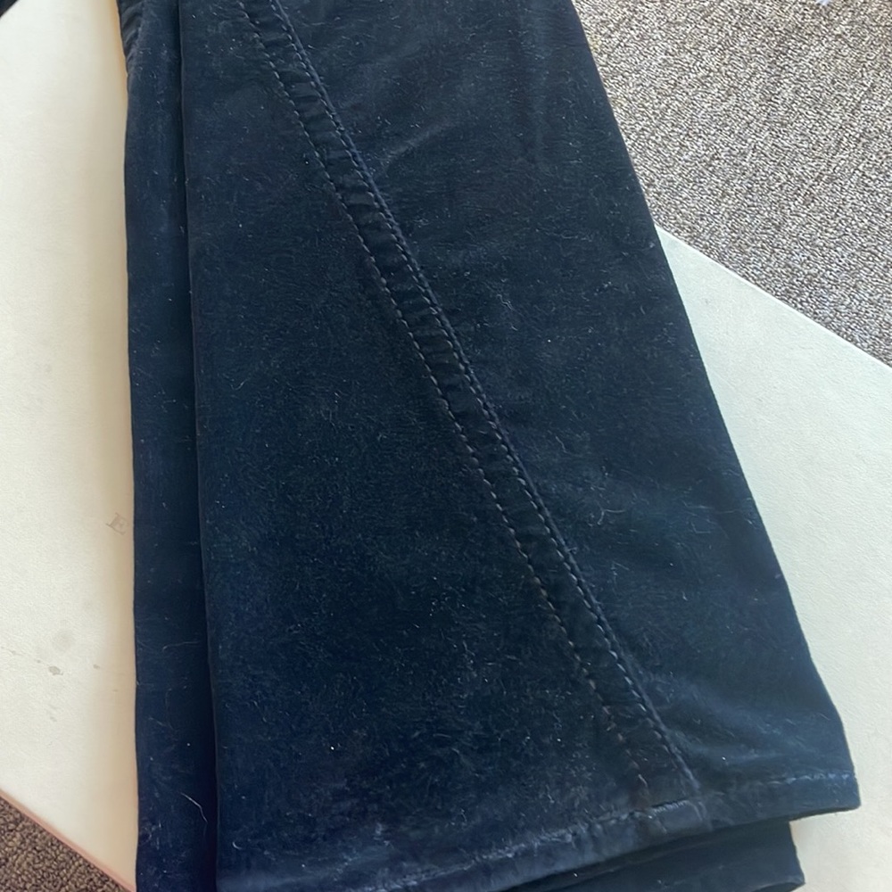 PERFECT for fall!!!🍂🍁🍂🍁🕯🍂🍁🍁🍂True religion black velvet bell bottoms. - Picture 4 of 4